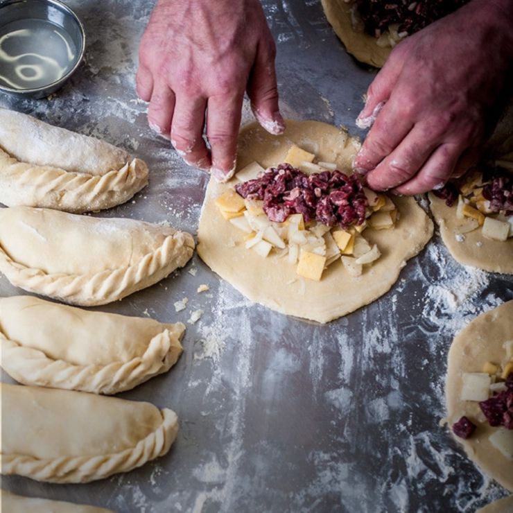 panels-cornish-pasties-photo-retina